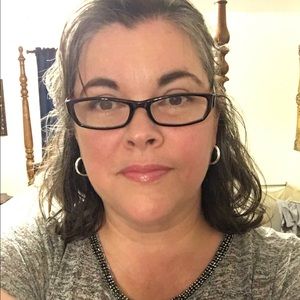 Meet your Posher, Connie